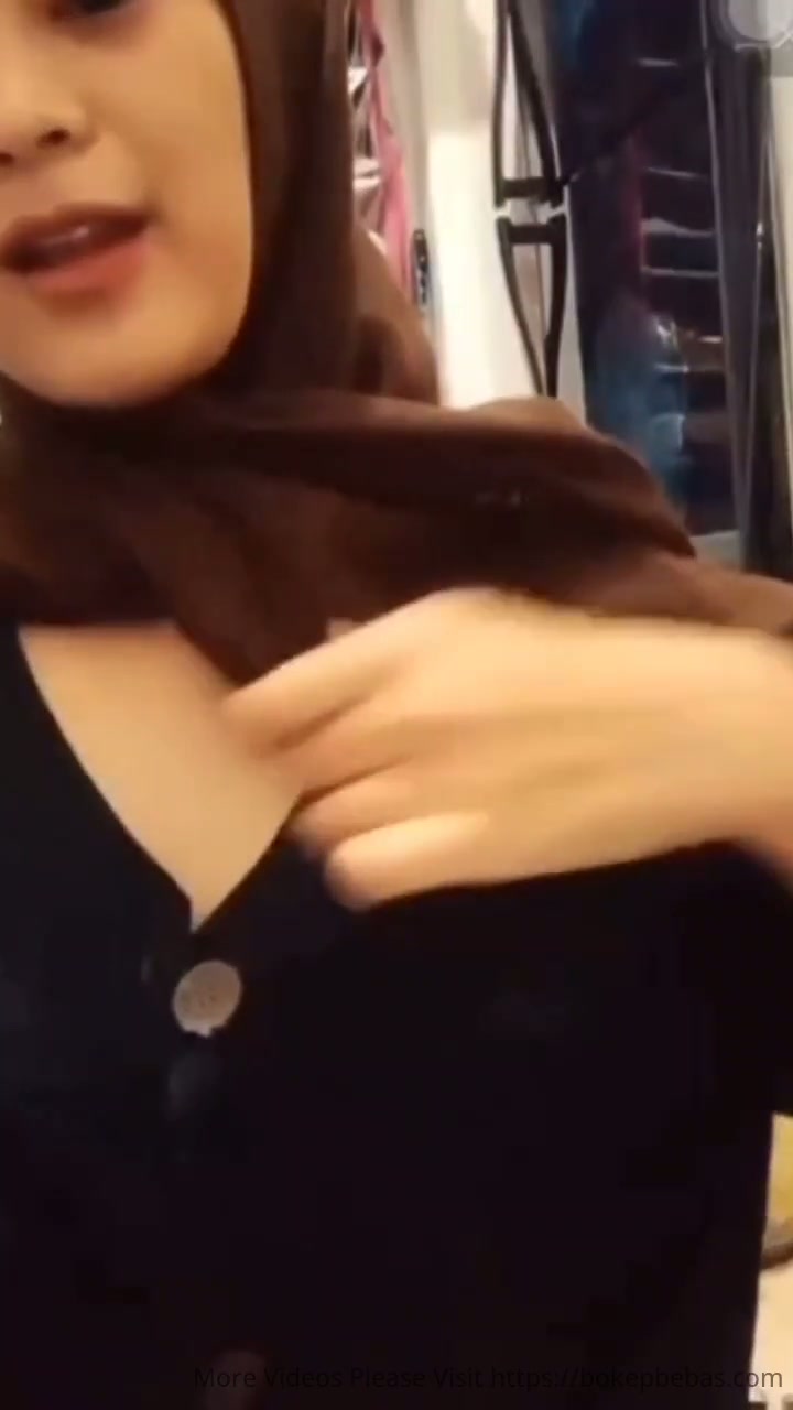 ABG HIJABERS TOKETNYA GEDE BANGET