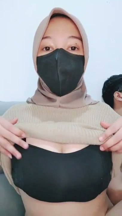 Hijabers Tobrut Montok Liveshow Ngewe.mp4