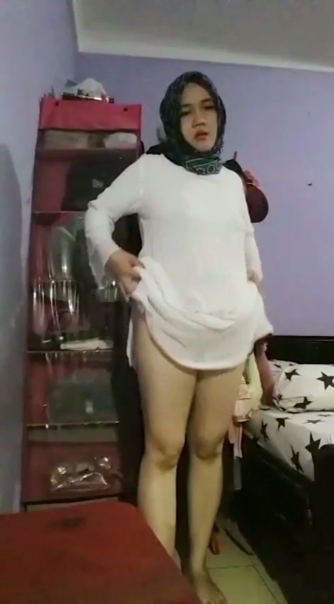 hijab kebaya putih